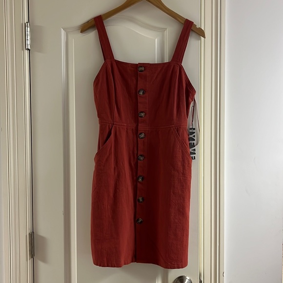 NEW Dry Goods Muted Red Button Up Sleeveless Dress - Picture 1 of 4